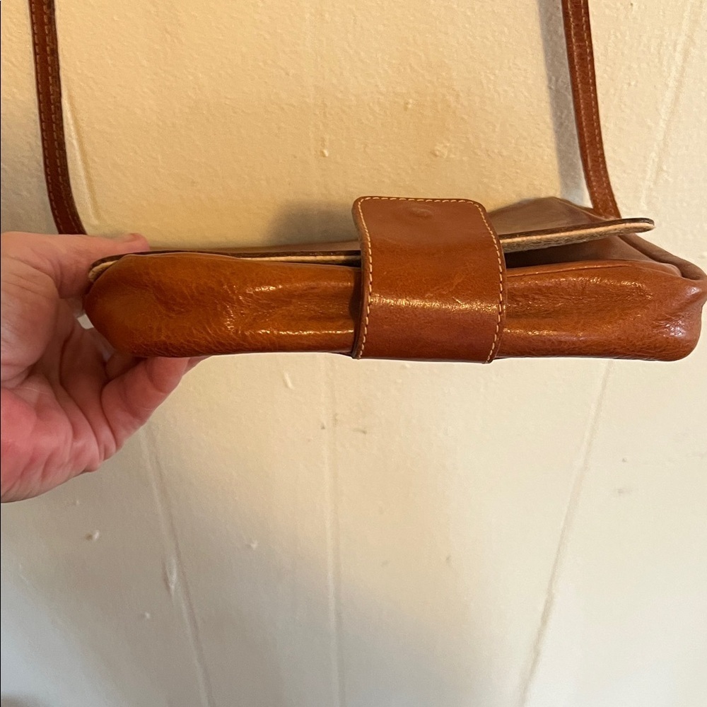 Furla vintage Tan Leather Shoulder Bag - Picture 8 of 11
